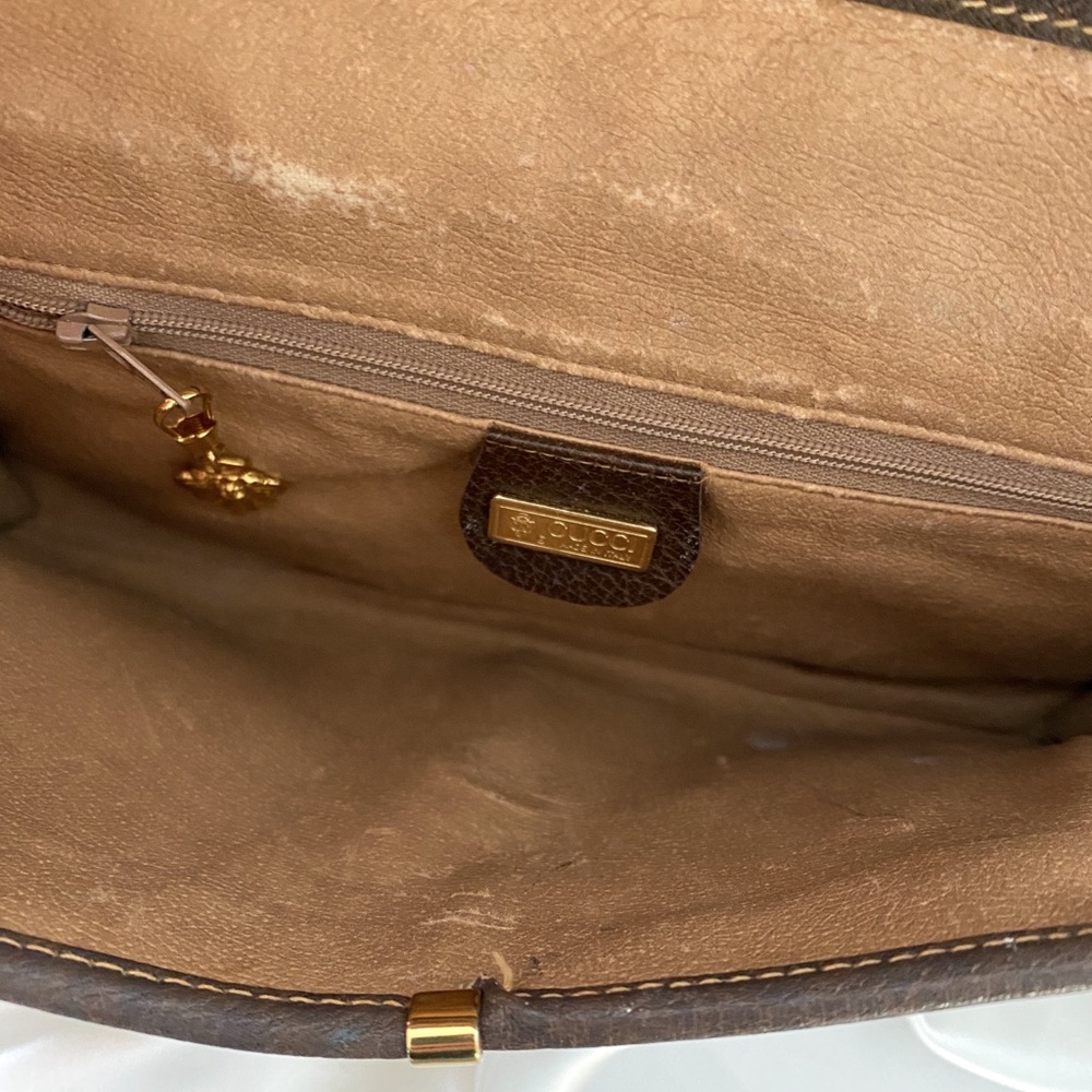 💐SOLD💐 GUCCI VINTAGE CROSSBODY BAG - Picture 11 of 15
